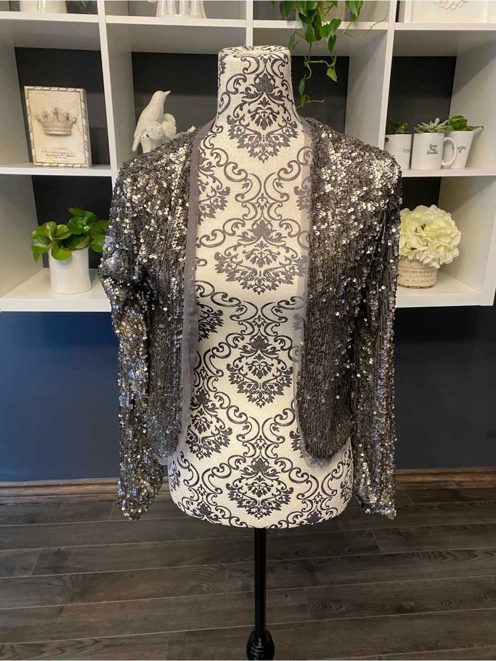 Gorgeous Abercrombie and Fitch Silver Sequin Open Front Jacket Size Small